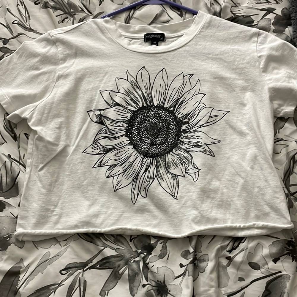 Cropped sunflower t shirt